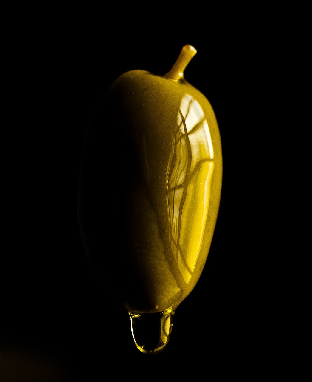 5 Unbelievable Olive Oil Benefits & Uses For Hair, Skin, Face & Longer