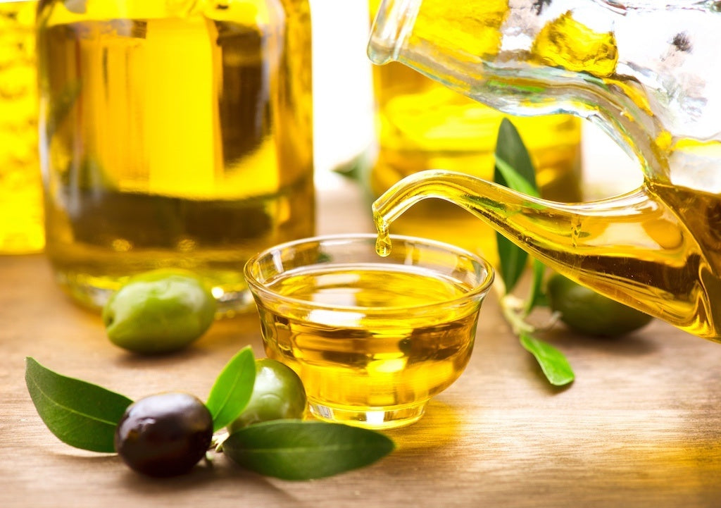 Learn About The Consumption of Extra Virgin Olive Oil Through The Med Diet