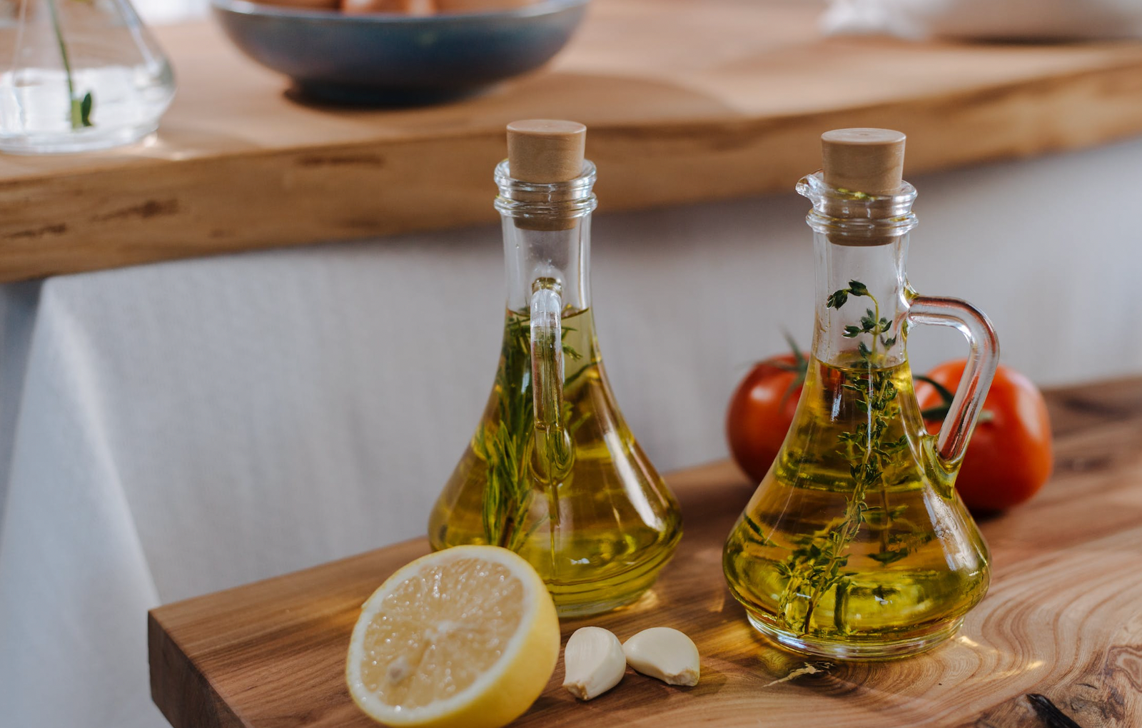 Understanding the Differences & Benefits Of Extra Virgin Olive Oil & Olive Oil