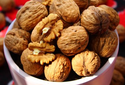 A Perfect Pairing: Enhancing the Nutty Delight of Walnuts with Infused Olive Oi