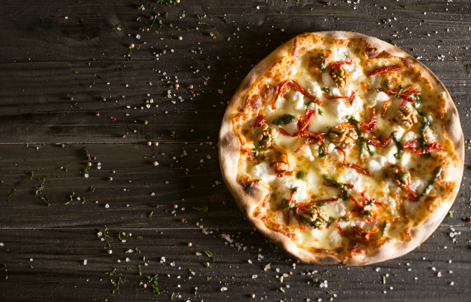 The Art of Pizza Perfection: Elevating Your Pie with Infused Olive Oil