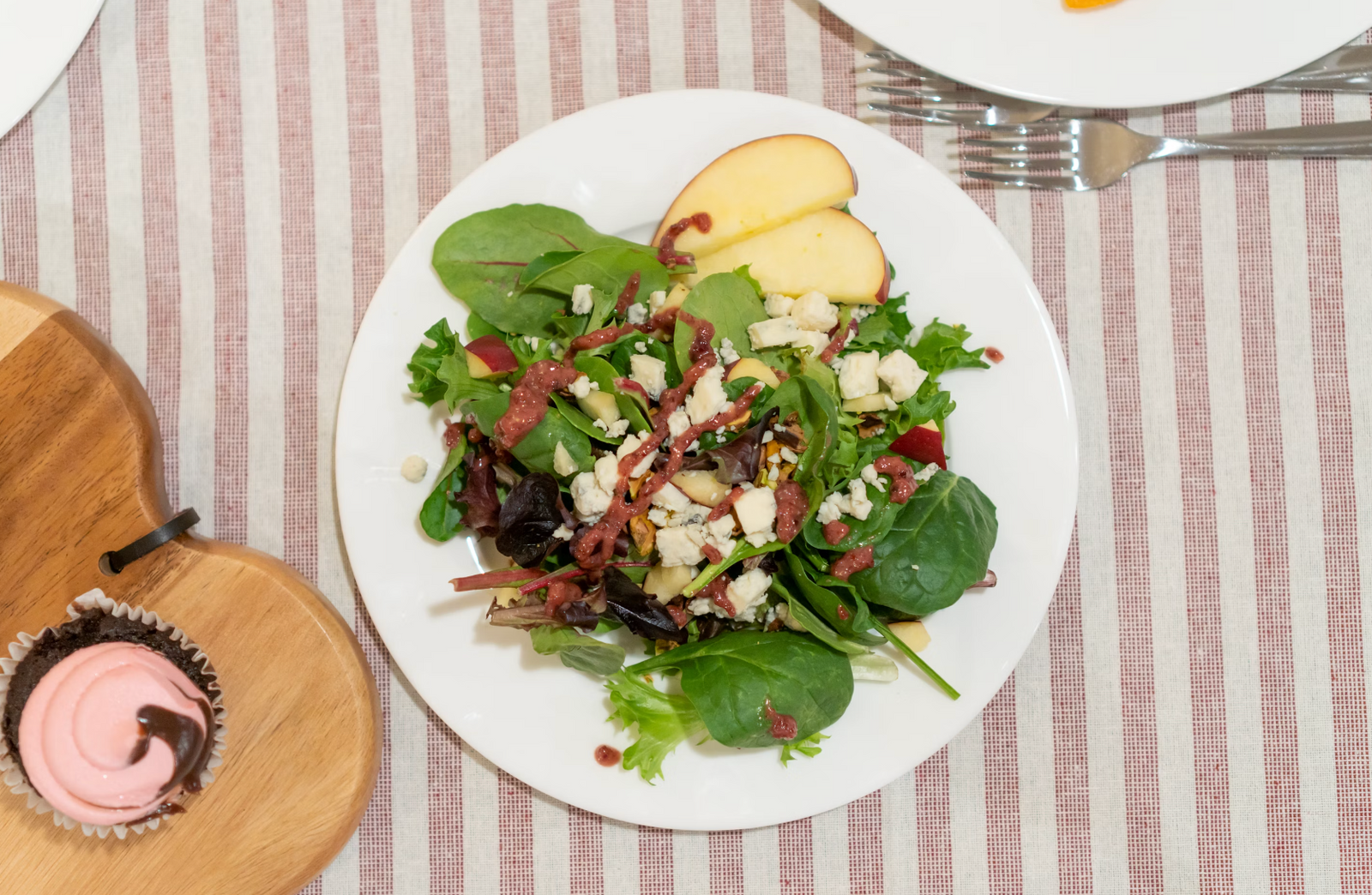 A Balsamic Twist: Crafting an Unforgettable Easter Dinner